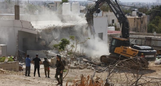 جيش العدو الاسرائيلي يصدر أوامر بهدم منازل أربعة شهداء ومقاومين فلسطينيين من الضفة الغربية