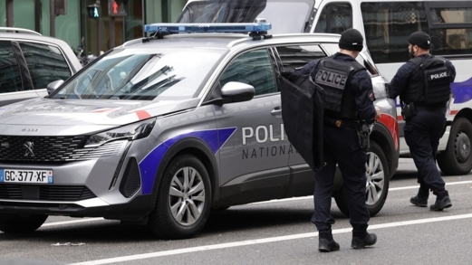 الشرطة الفرنسية: إصابة فتاتين في عملية طعن أمام مدرسة شرقي البلاد