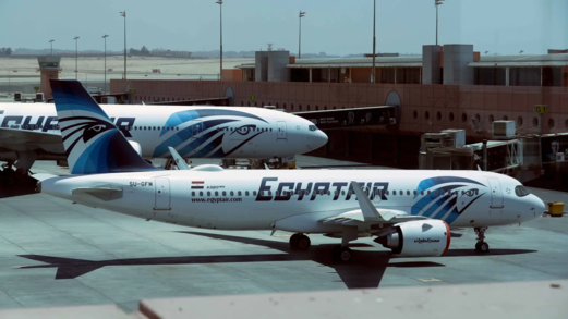 حادث تصادم داخل مطار القاهرة وإصابة عدد من الركاب