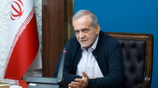 الرئيس الإيراني يؤكد ضرورة الحفاظ على الرصيد الشعبي العظيم