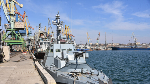 القوات الروسية تقصف مطارا أوكرانيا يتم إعداده لاستقبال مقاتلات "إف-16" ومرفأ عسكري