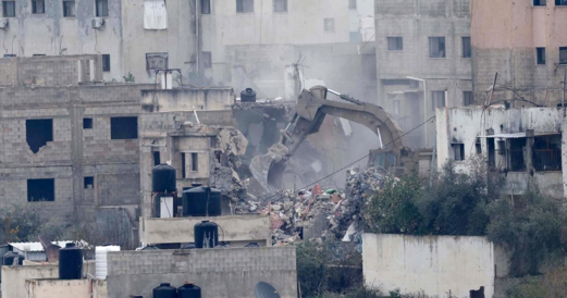 لليوم الـ126 تواليا: العدو الصهيوني يوسع عمليات التجريف والتدمير داخل مخيم جنين