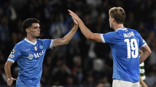 نابولي يحسم قمة الدوري الإيطالي أمام إنتر ميلان ويعتلي الصدارة