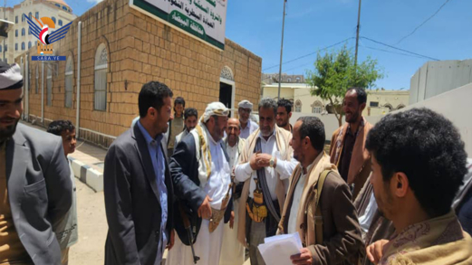 محافظ البيضاء يتفقد سير العمل في مشروع تأهيل العيادة البيطرية