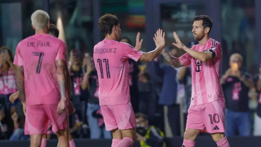 ميسي يقرب ميامي من الـ"بلاي أوف" بثنائية حاسمة في مرمى دي سي يونايتد