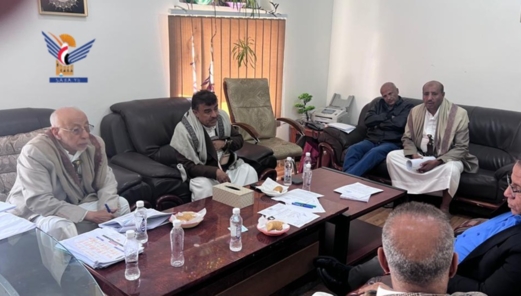 الاطلاع على سير العمل بمكتب الصحة والبيئة في أمانة العاصمة