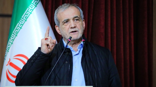 الرئيس الإيراني: الحكومة تقف إلى جانب الشعب ولا داعي للقلق