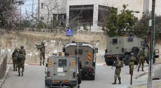 اعتقال 3 فلسطينيين وإصابة آخرين خلال اعتداءات العدو الإسرائيلي في الخليل