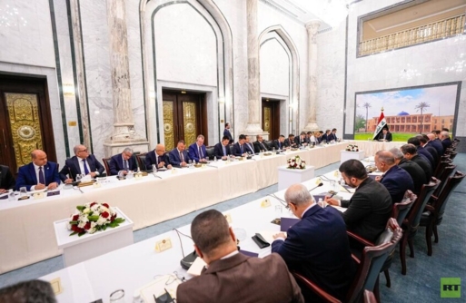 الحكومة العراقية تؤكد أهمية العمل على تحسين بيئة عمل الشركات النفطية