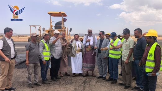 وزير النقل يعلن عودة مطار صنعاء الدولي للخدمة بعد تأهيل مدرجي الإقلاع والهبوط