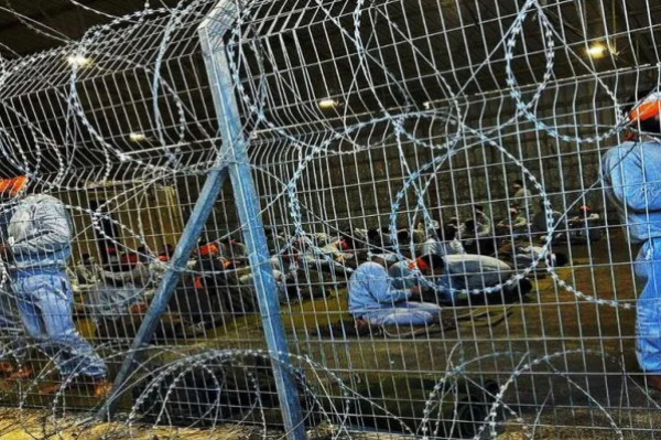 مركز حقوقي: العدو الإسرائيلي يعتقل 24 طبيباً من غزة ويتعرضون لأبشع تنكيل