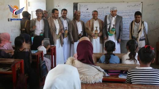 وزير الشباب والقائم بأعمال محافظة تعز يتفقدان أنشطة الدورات الصيفية