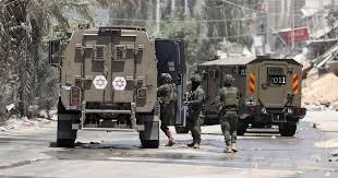 العدو الصهيوني يقتحم مخيم الفوار جنوب الخليل وعددا من بلدات طولكرم