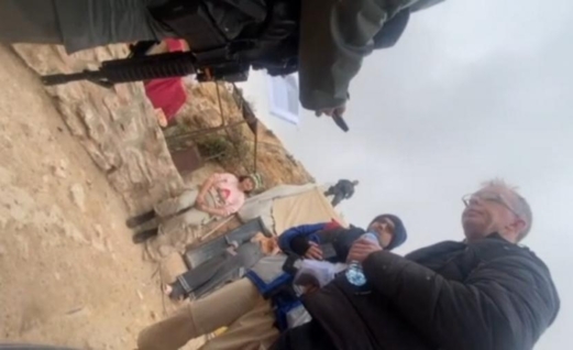 العدو الإسرائيلي يعتقل 3 متضامنين أجانب قرب رام الله