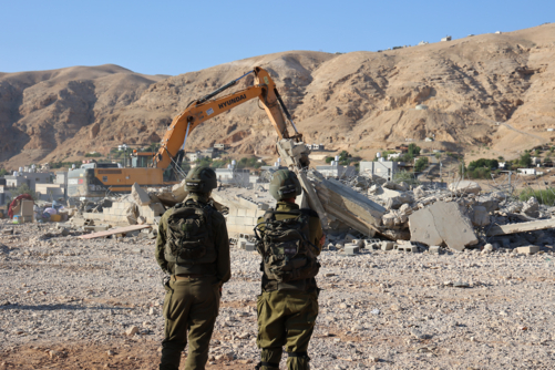 العدو الصهيوني يُشرع بعمليات هدم في القدس المحتلة وأريحا