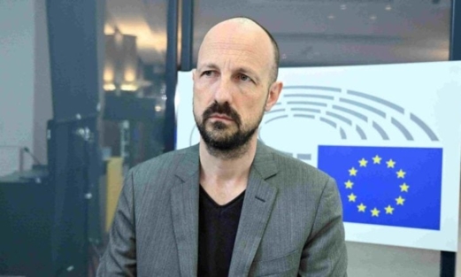 برلماني أوروبي يدعو لفرض عقوبات على  الاحتلال الإسرائيلي  لإدخال المساعدات إلى قطاع غزة