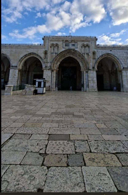 العدو الإسرائيلي يواصل إغلاق أبواب المسجد الأقصى لليوم الرابع