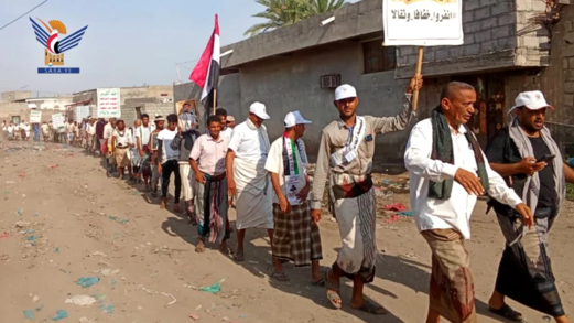 مسير لخريجي دورات طوفان الأقصى في المراوعة بالحديدة