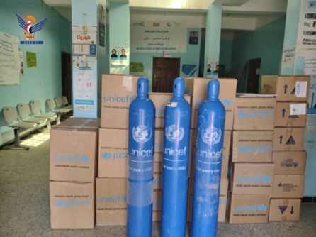 توزيع أدوية ومستلزمات طبية على المرافق الصحية بمديريات تعز