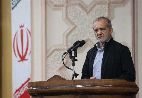 الرئيس الإيراني: الانقسام بين المسلمين بمثابة الوقوف على حافة النار