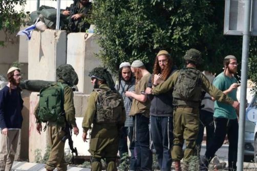 عسكرة المستوطنين الصهاينة في الضفة تهدد حياة الفلسطينيين