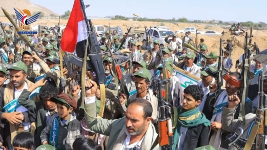 عرض شعبي لخريجي دورات "طوفان الأقصى" في عزلة فلة بصعدة