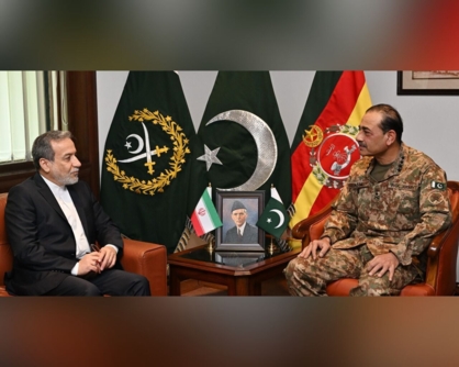 قائد الجيش الباكستاني وعراقجي يؤكدان على تعزيز التعاون في المنطقة