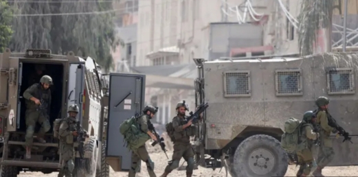قوات الكيان تواصل عدوانها على طولكرم: مداهمات واعتقالات وهدم ممتلكات