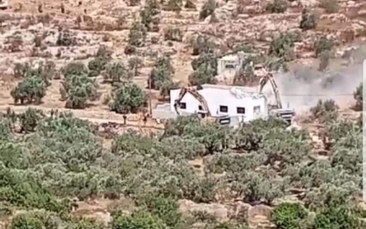 الاحتلال الصهيوني يهدم منزلا في كفر الديك غرب سلفيت