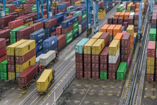 انخفاض صادرات الصين إلى الولايات المتحدة 11,8% في أغسطس مقارنة بيوليو