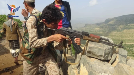 مسير وتطبيقين قتاليين لخريجي الدورات العسكرية المفتوحة في الشاهل بحجة