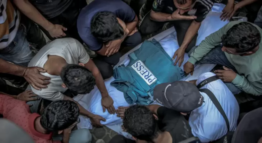 "مراسلون بلا حدود" تطالب بدخول الصحافة الدولية إلى غزة وبتحقيق العدالة للضحايا