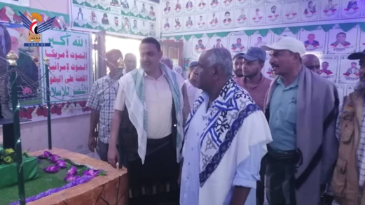 وكيلا محافظة الحديدة يفتتحان معرض صور شهداء مديرية الحالي