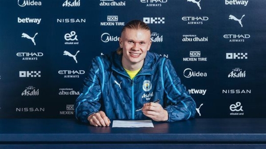 هالاند يوقع عقدا طويل الأمد مع فريقه مانشستر سيتي الإنجليزي