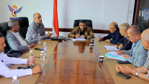 اجتماع برئاسة نائب وزير الكهرباء والمياه يناقش وضع قطاعي الكهرباء والمياه