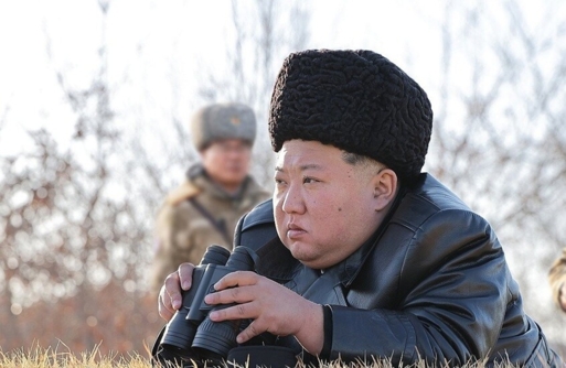 زعيم كوريا الشمالية يأمر بتعزيز الاستعداد النووي بعد تجربة صاروخية جديدة