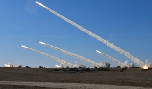 خبير روسي : الولايات المتحدة تخزن الصواريخ استعدادًا للحرب مع إيران والصين واليمن خبير روسي : الولايات المتحدة تخزن الصواريخ استعدادًا للحرب مع إيران والصين واليمن