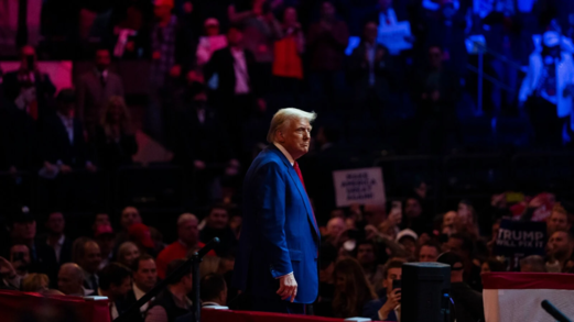 "الغارديان": أيها الشعب الأميركي.. عليكم إسقاط الطاغية!