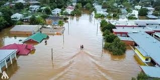 مصرع امرأتين ونزوح المئات جراء فيضانات بولاية كوينزلاند الأسترالية