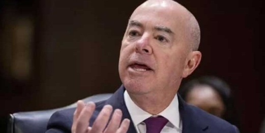 الكونغرس الأمريكي يبدأ إجراءاته لعزل وزير الداخلية