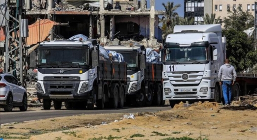 هيئة المعابر: دخول 310 شاحنات إلى قطاع غزة أمس الثلاثاء