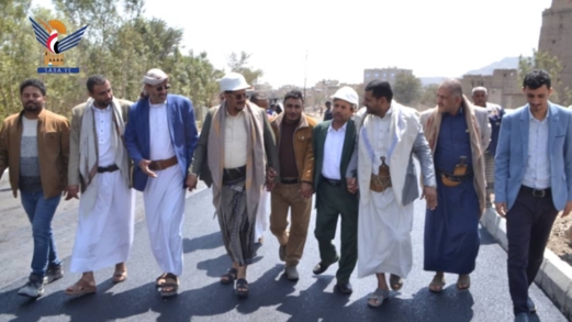 تفقد مشروع استكمال سفلتة شارع الثلاثين في همدان بمحافظة صنعاء