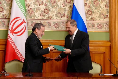 وزارتي خارجية ‎إيران وروسيا توقعان وثيقة برنامج المشاورات للفترة 2026 - 2028
