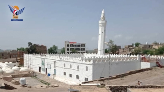 تعز .. توافد جماهيري لجامع الجند التاريخي لإحياء عيد جمعة رجب
