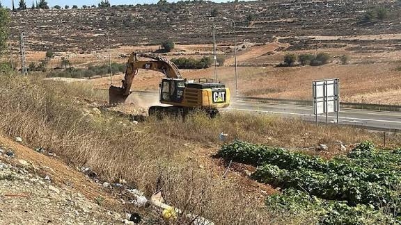 العدو الاسرائيلي يصادق على مصادرة أراضي زراعية  في رام الله