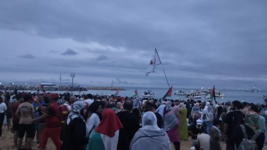 اليونان تتعهد بتوفير ممر آمن لسفن أسطول غزة في مياهها