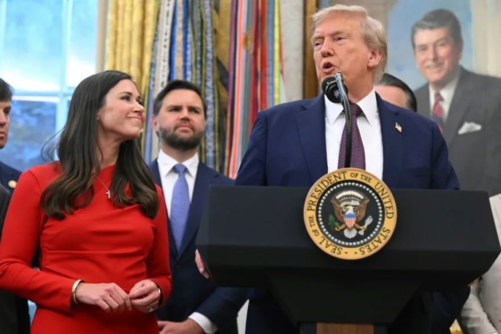 ترامب يقول إنّه سيطلب من المحكمة العليا الحكم بسرعة في قضية الرسوم الجمركية