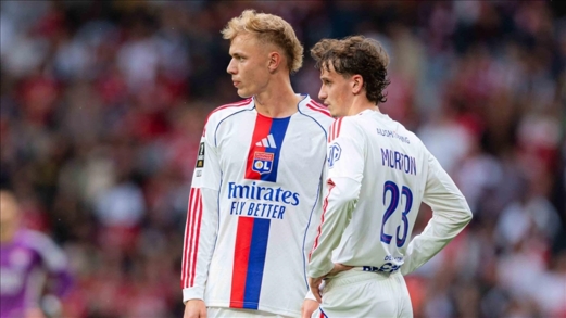 فريق أولمبيك ليون يفوز على مضيفه ليل بهدف دون رد في الدوري الفرنسي