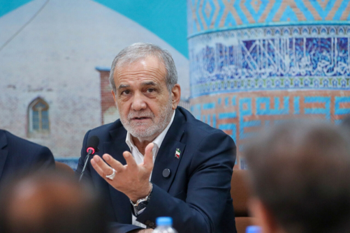 الرئيس الإيراني: لا تستطيع أي قوة دفعنا إلى الإستسلام