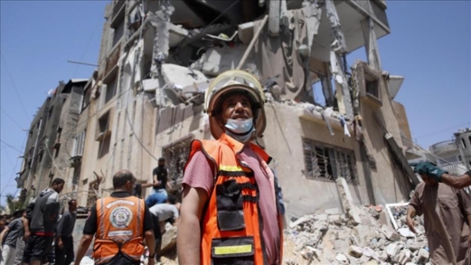 الدفاع المدني بغزة: العدو الإسرائيلي يواصل المجازر وطواقمنا تواجه المخاطر